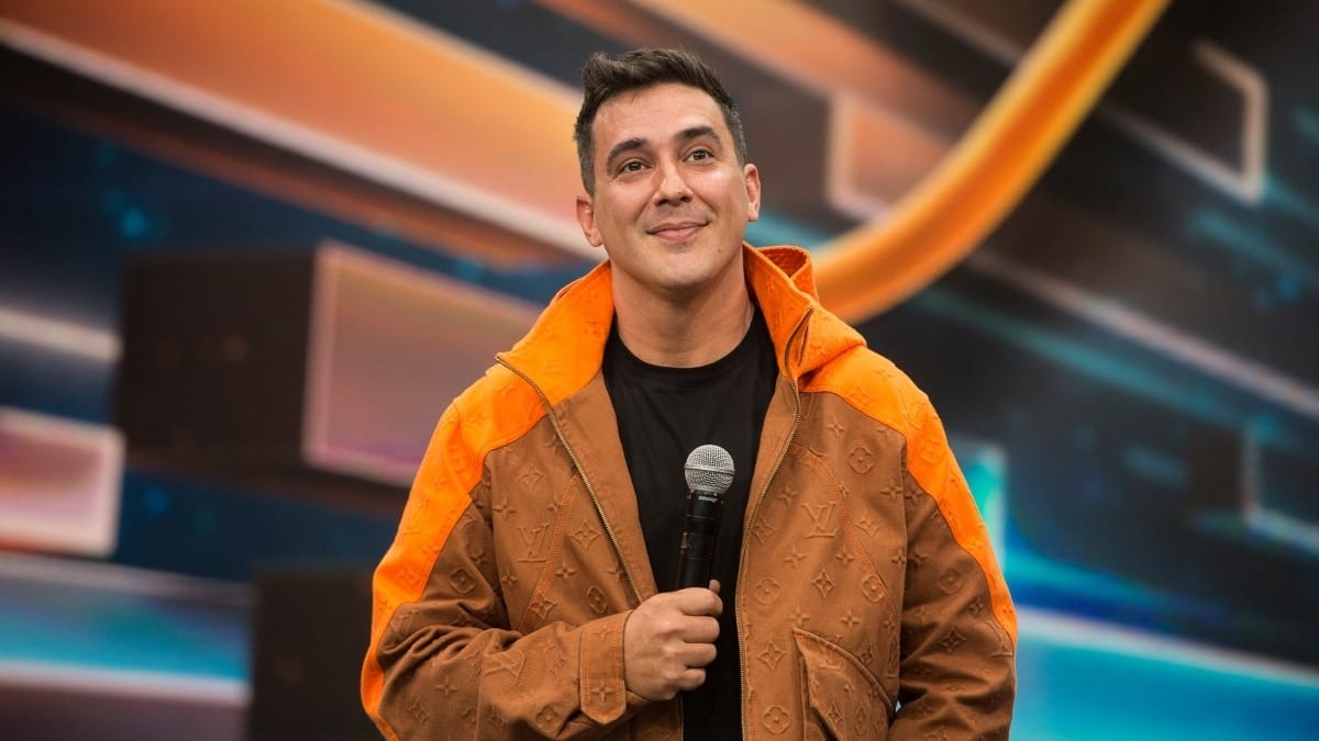 Égua Hope é acolhida por André Marques